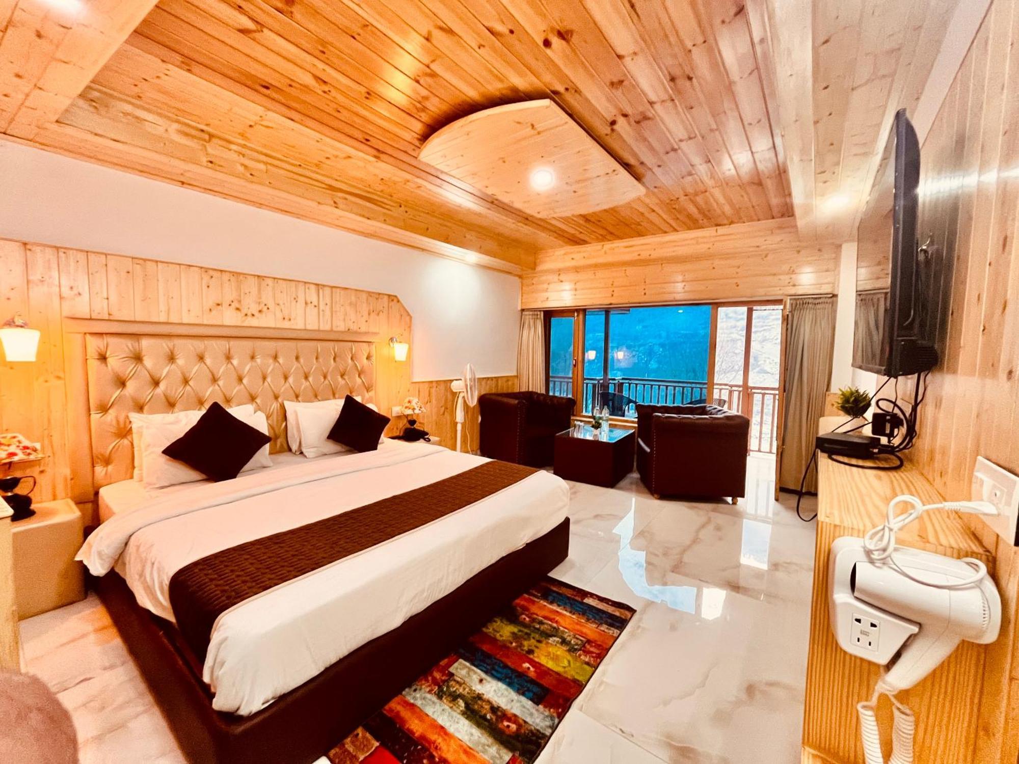 Himalayan Hill Queen Resort, Manali M98160-43400 Exterior foto