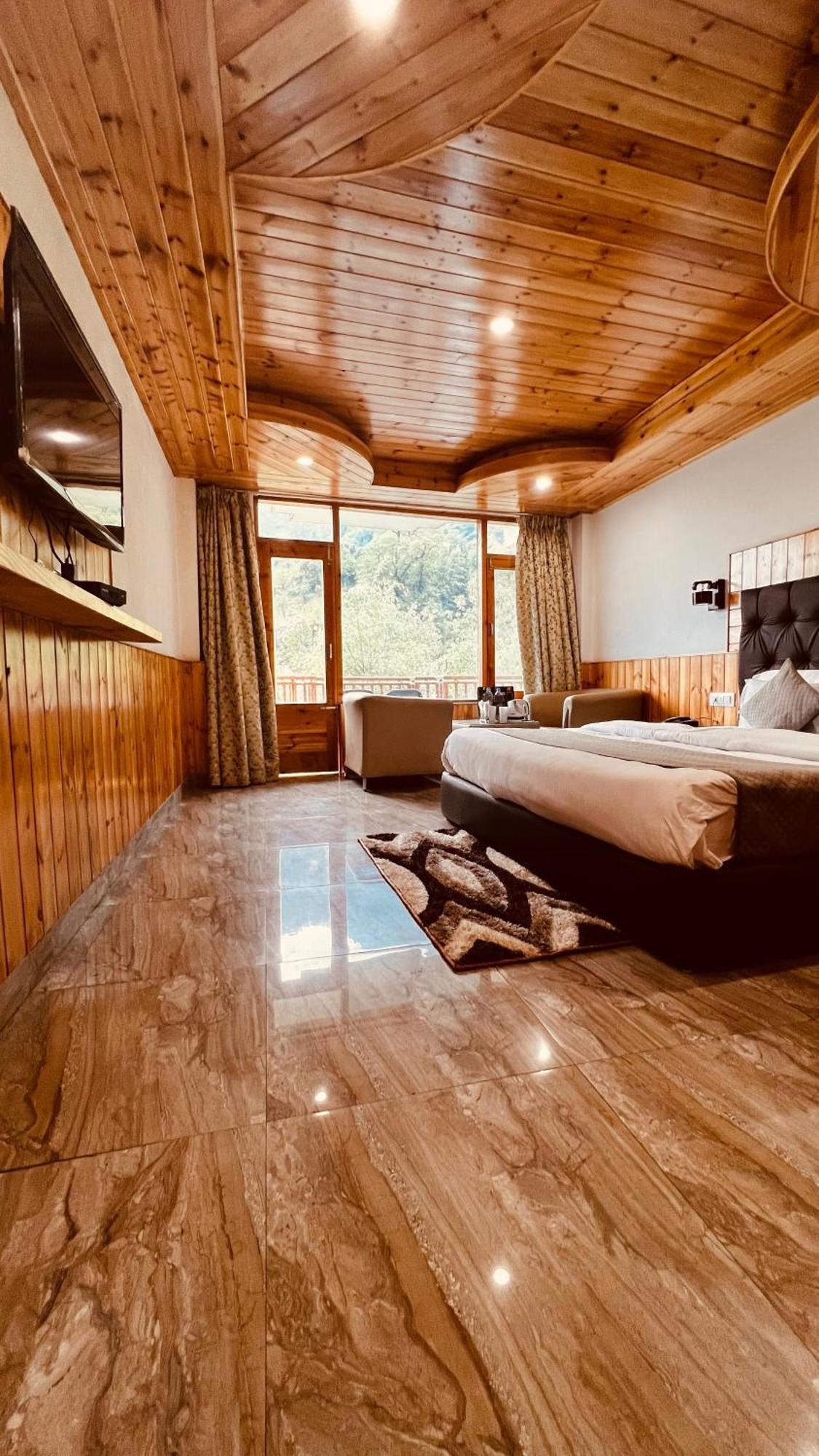 Himalayan Hill Queen Resort, Manali M98160-43400 Exterior foto