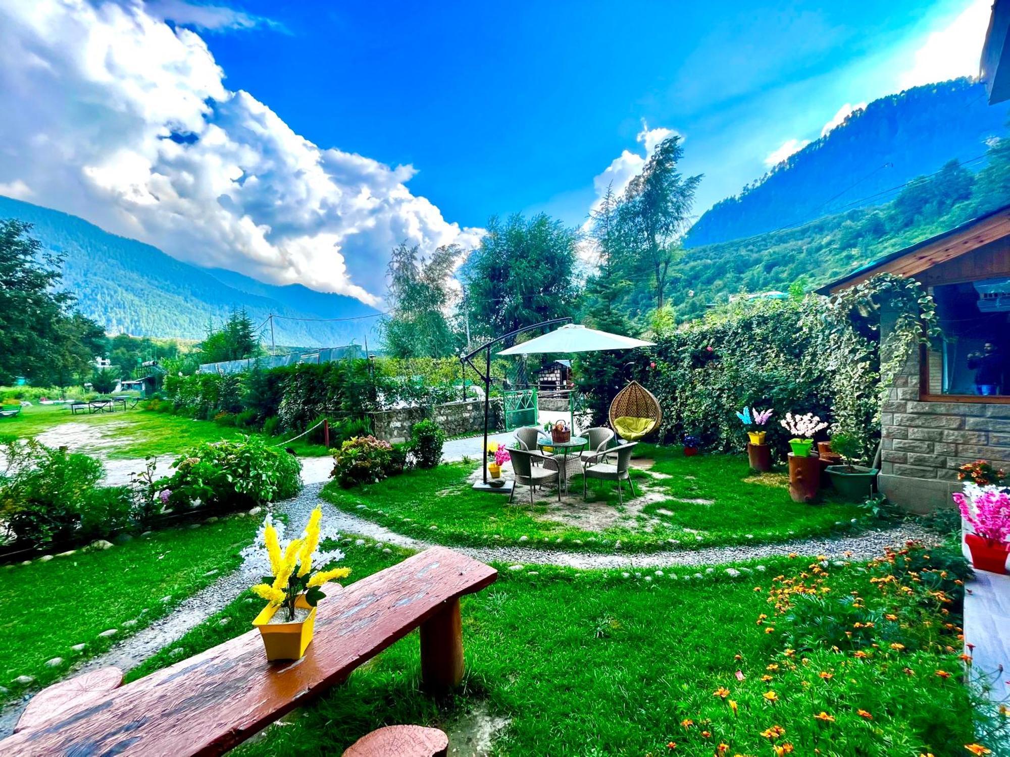 Himalayan Hill Queen Resort, Manali M98160-43400 Exterior foto