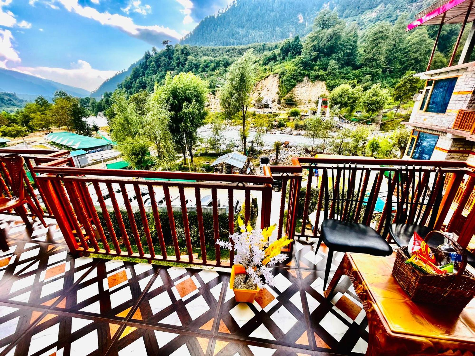 Himalayan Hill Queen Resort, Manali M98160-43400 Exterior foto