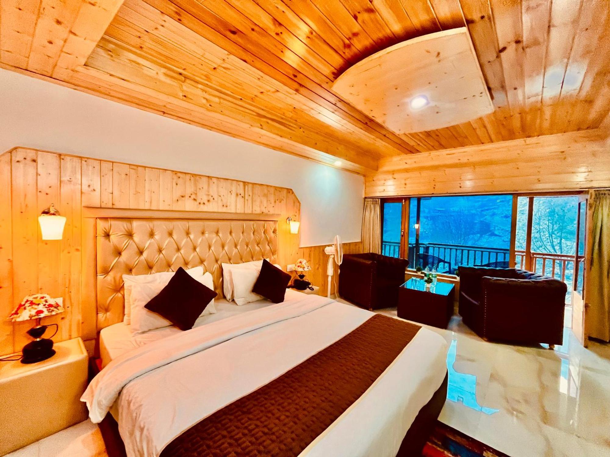 Himalayan Hill Queen Resort, Manali M98160-43400 Exterior foto