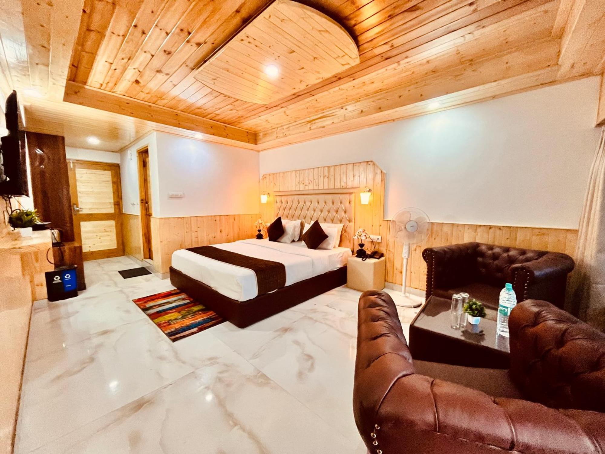 Himalayan Hill Queen Resort, Manali M98160-43400 Exterior foto