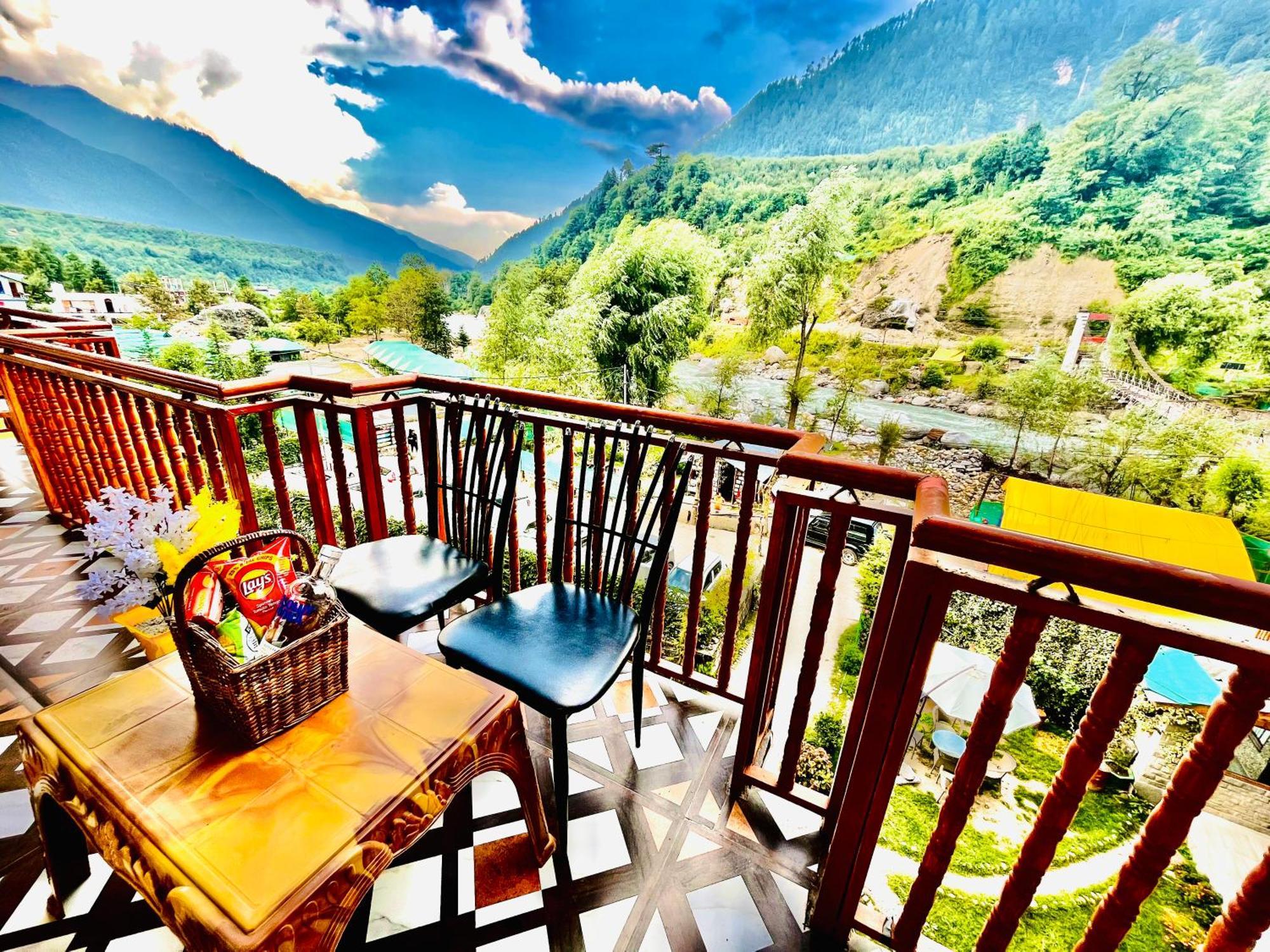 Himalayan Hill Queen Resort, Manali M98160-43400 Exterior foto