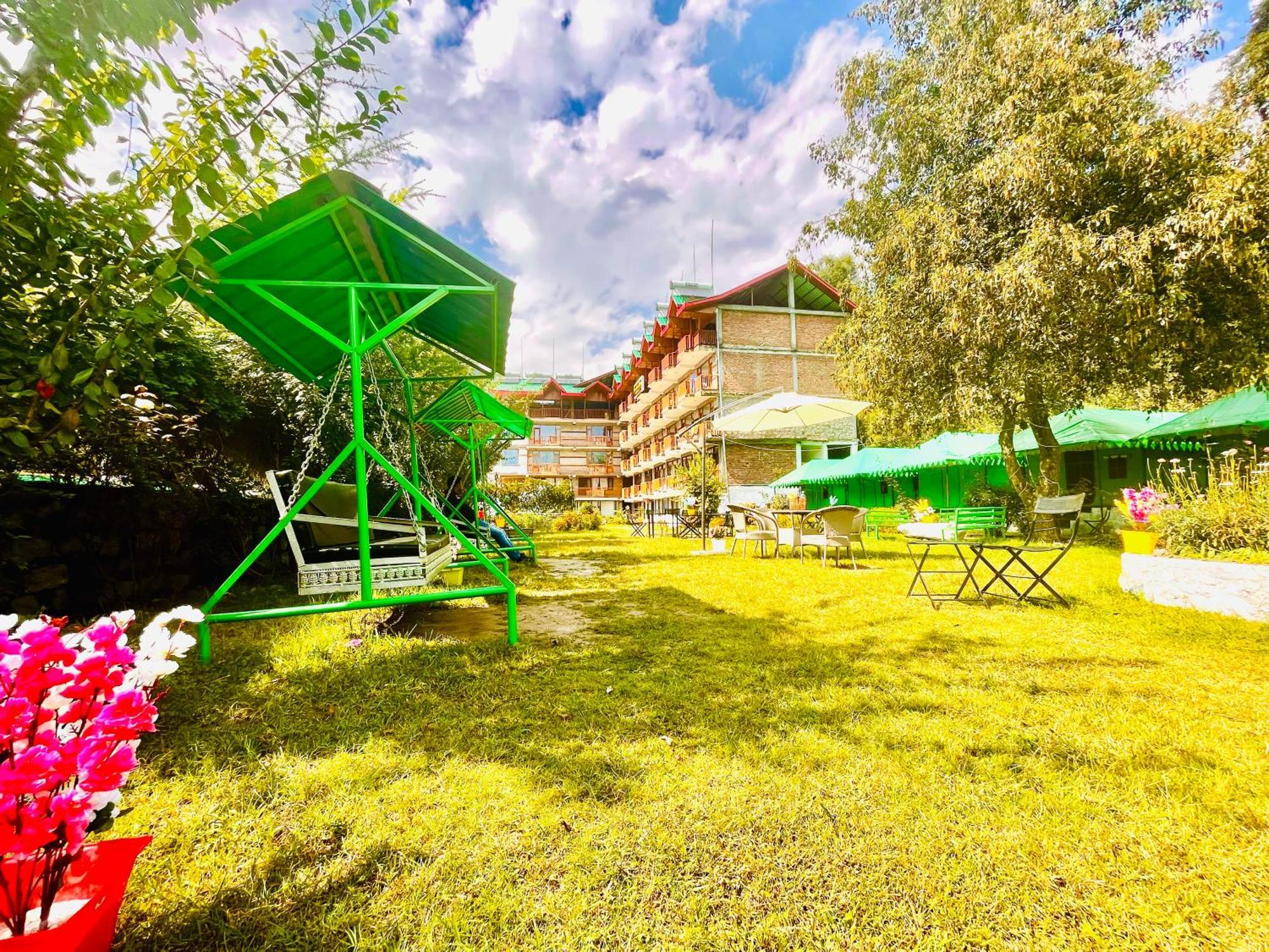 Himalayan Hill Queen Resort, Manali M98160-43400 Exterior foto