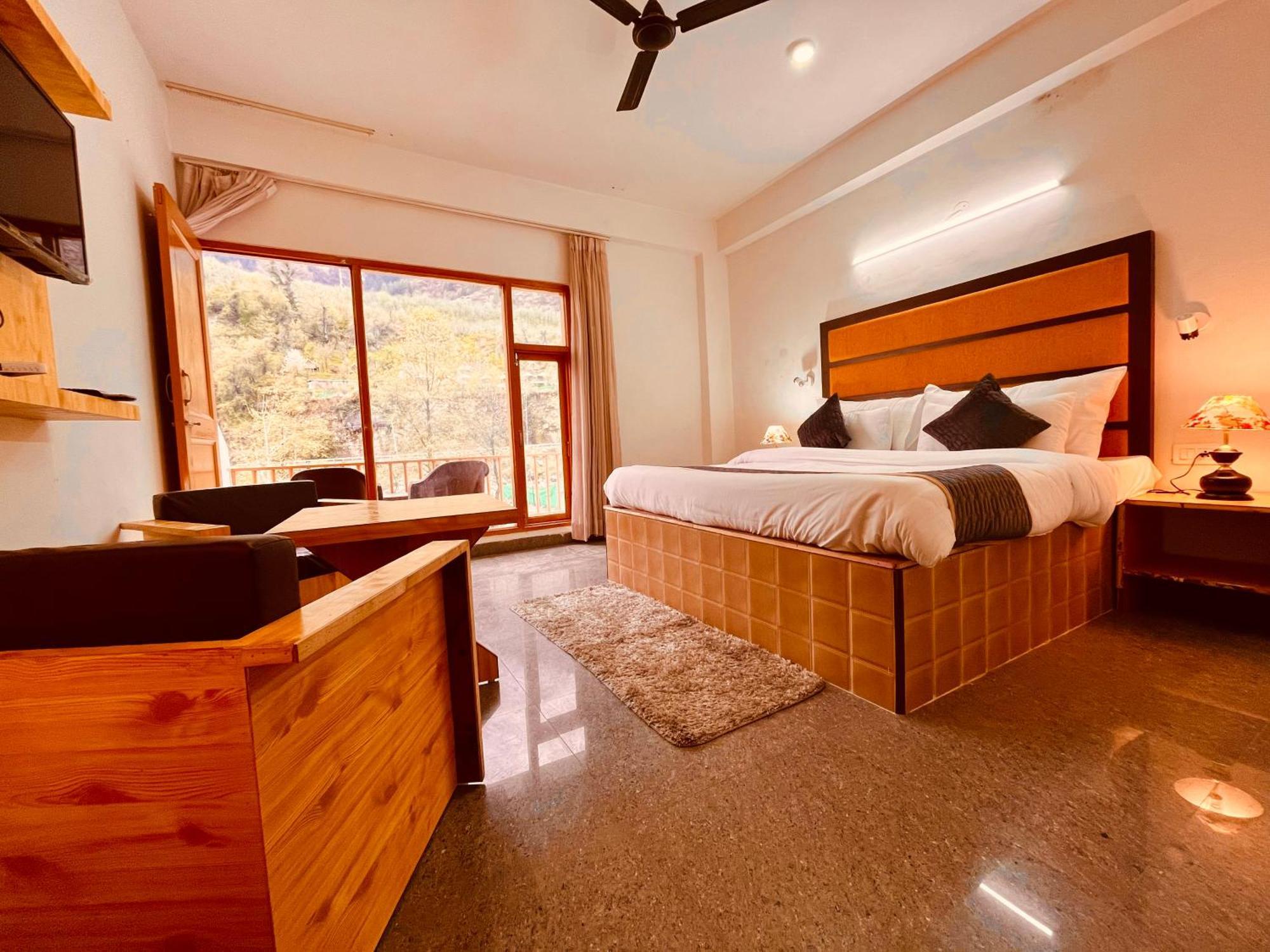 Himalayan Hill Queen Resort, Manali M98160-43400 Exterior foto