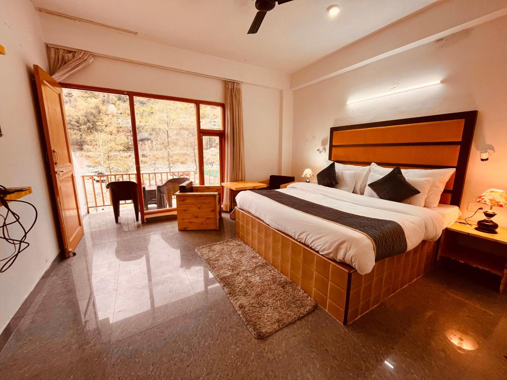 Himalayan Hill Queen Resort, Manali M98160-43400 Exterior foto