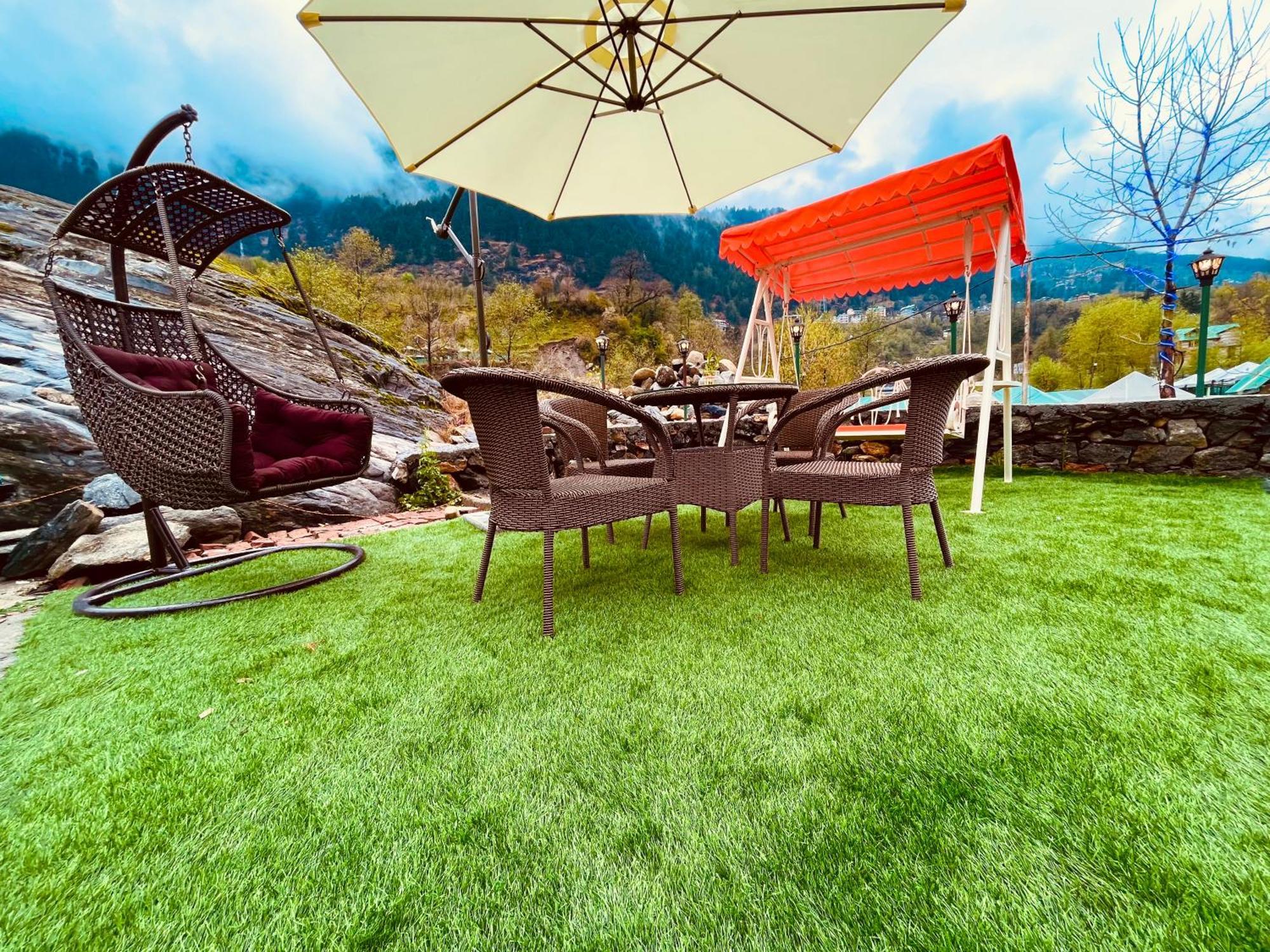 Himalayan Hill Queen Resort, Manali M98160-43400 Exterior foto